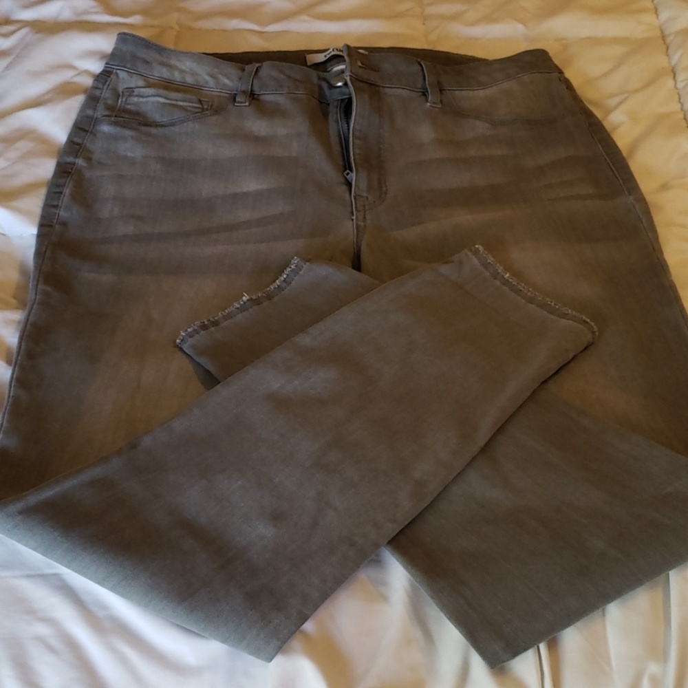 Refuge Skinny Jeans